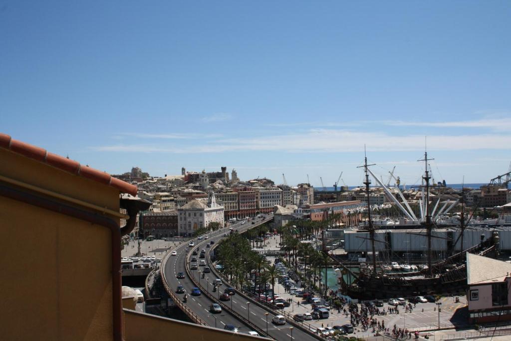 La Superba Rooms&Breakfast Genoa Bagian luar foto