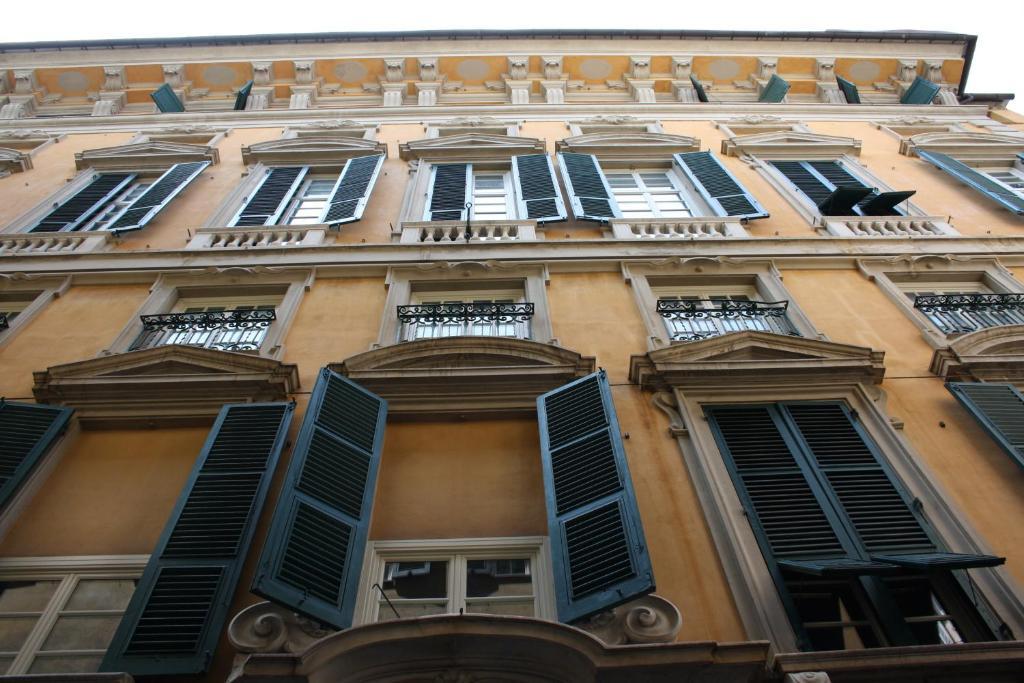 La Superba Rooms&Breakfast Genoa Bagian luar foto