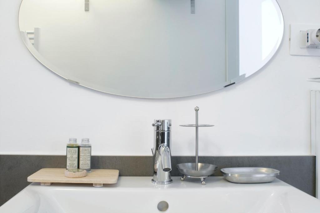 La Superba Rooms&Breakfast Genoa Ruang foto