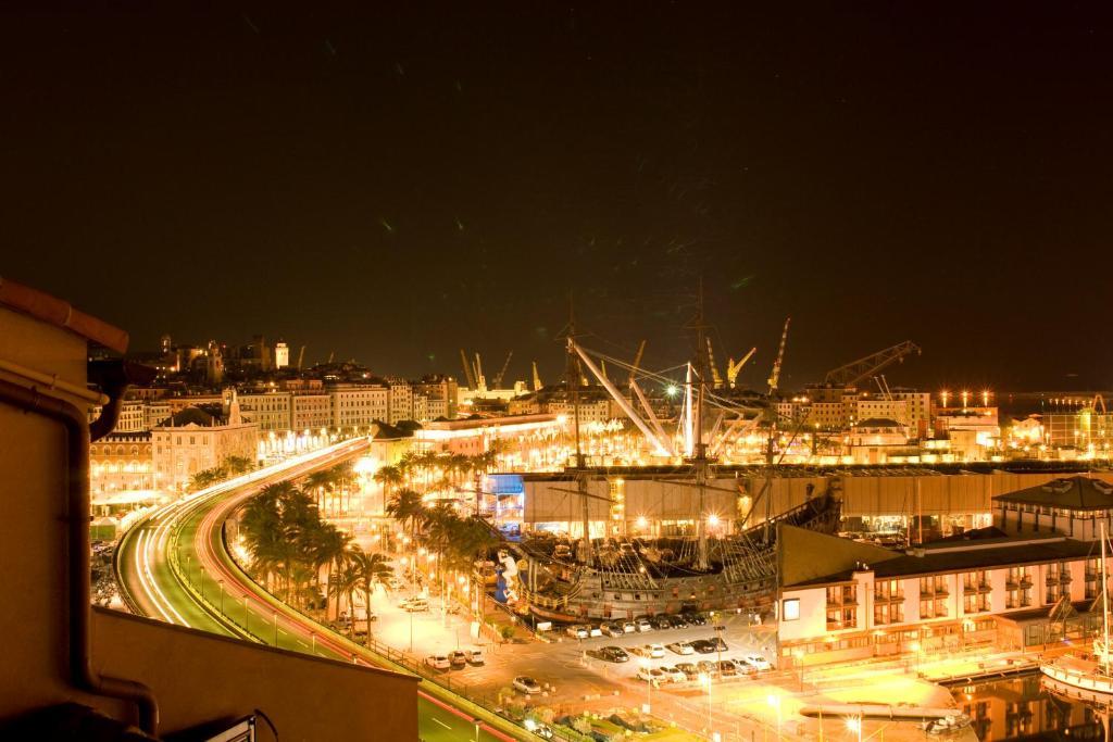 La Superba Rooms&Breakfast Genoa Ruang foto