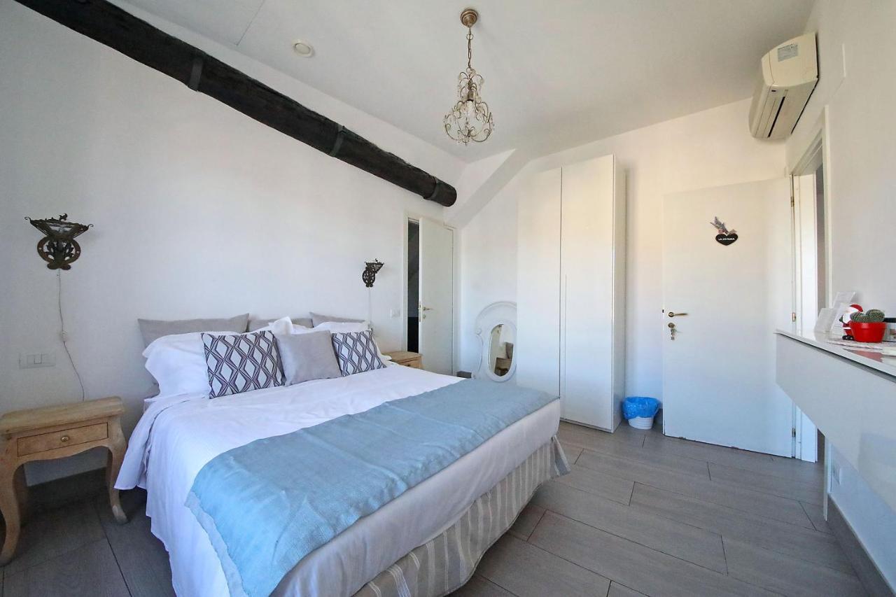 La Superba Rooms&Breakfast Genoa Bagian luar foto
