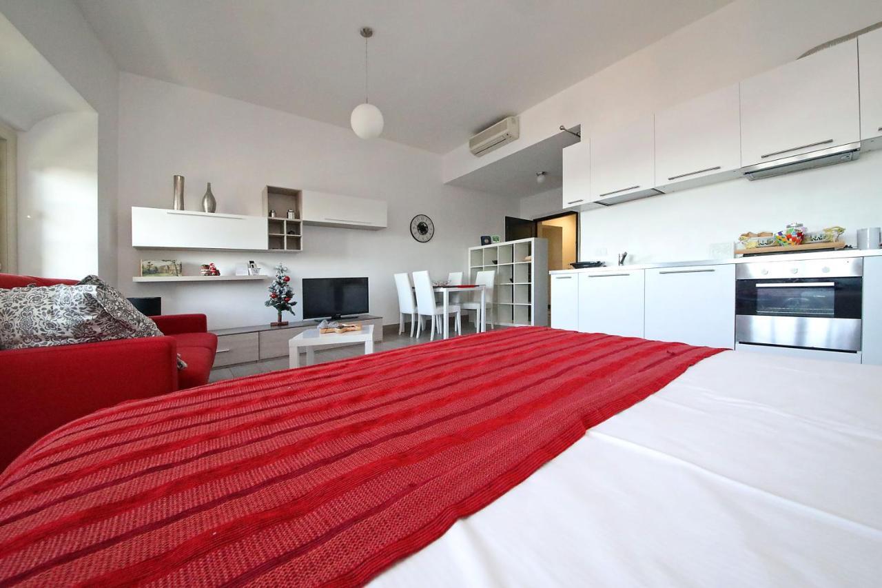 La Superba Rooms&Breakfast Genoa Bagian luar foto