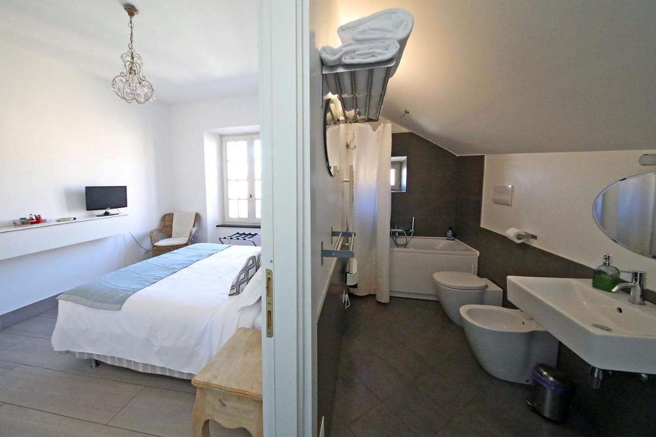 La Superba Rooms&Breakfast Genoa Bagian luar foto
