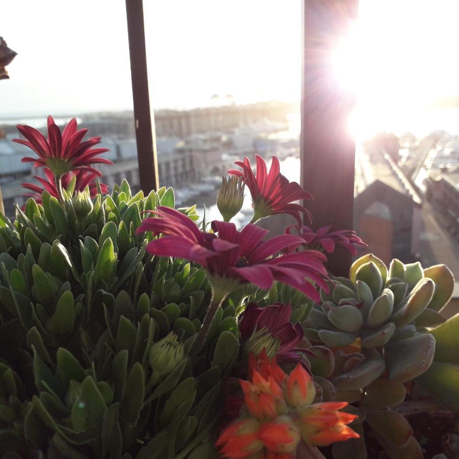 La Superba Rooms&Breakfast Genoa Bagian luar foto