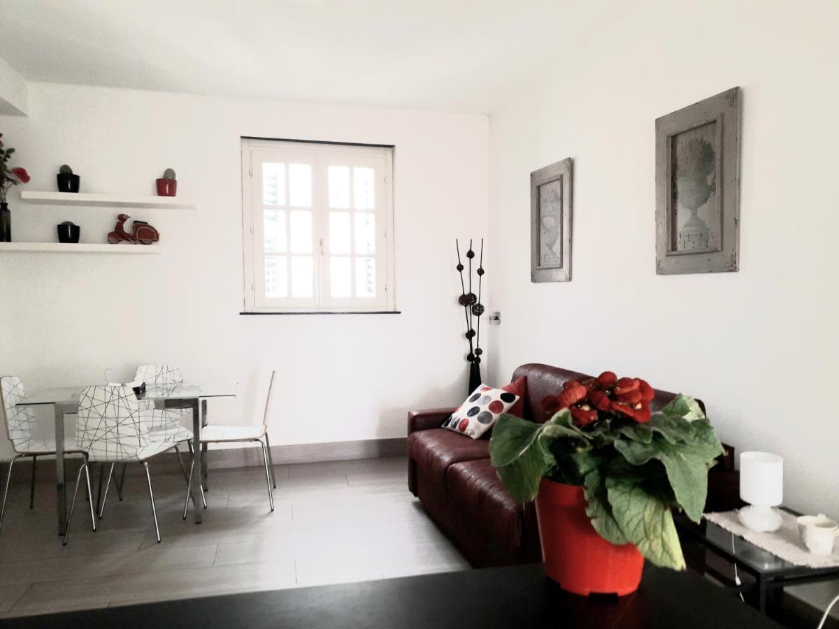 La Superba Rooms&Breakfast Genoa Ruang foto