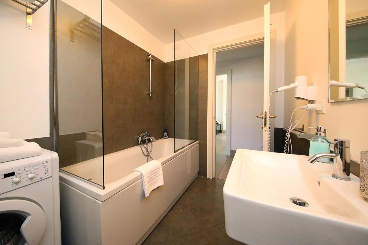 La Superba Rooms&Breakfast Genoa Bagian luar foto